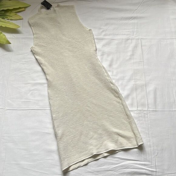 ⭐️NWT Dynamite Ottoman Stitch Sleeveless Choker Dress⭐️ - Picture 5 of 7
